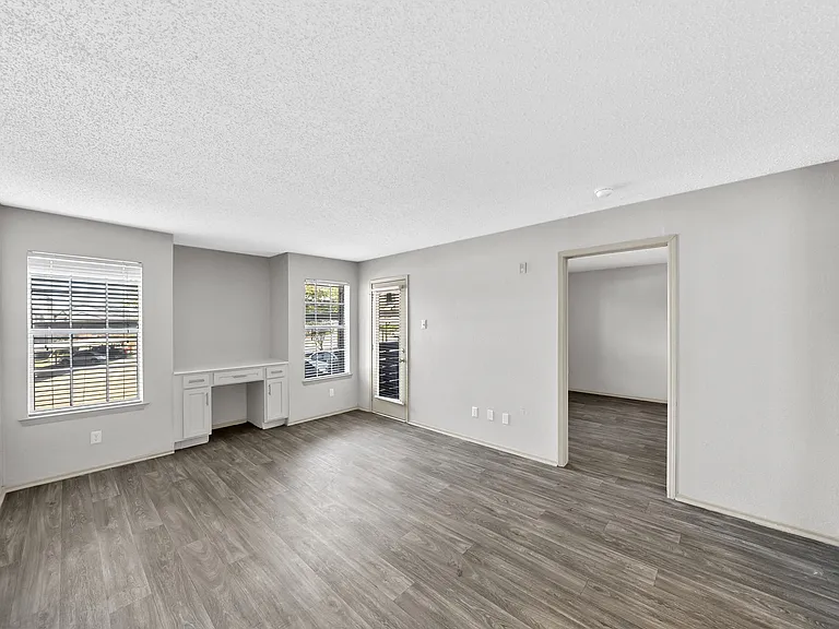 Trinity Apartments — Photo 29