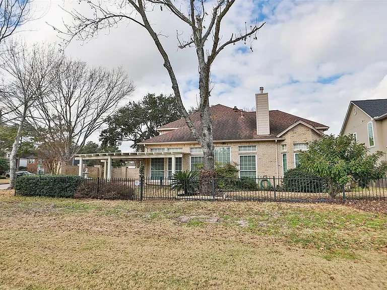 7502 Holly Court Est — Photo 40