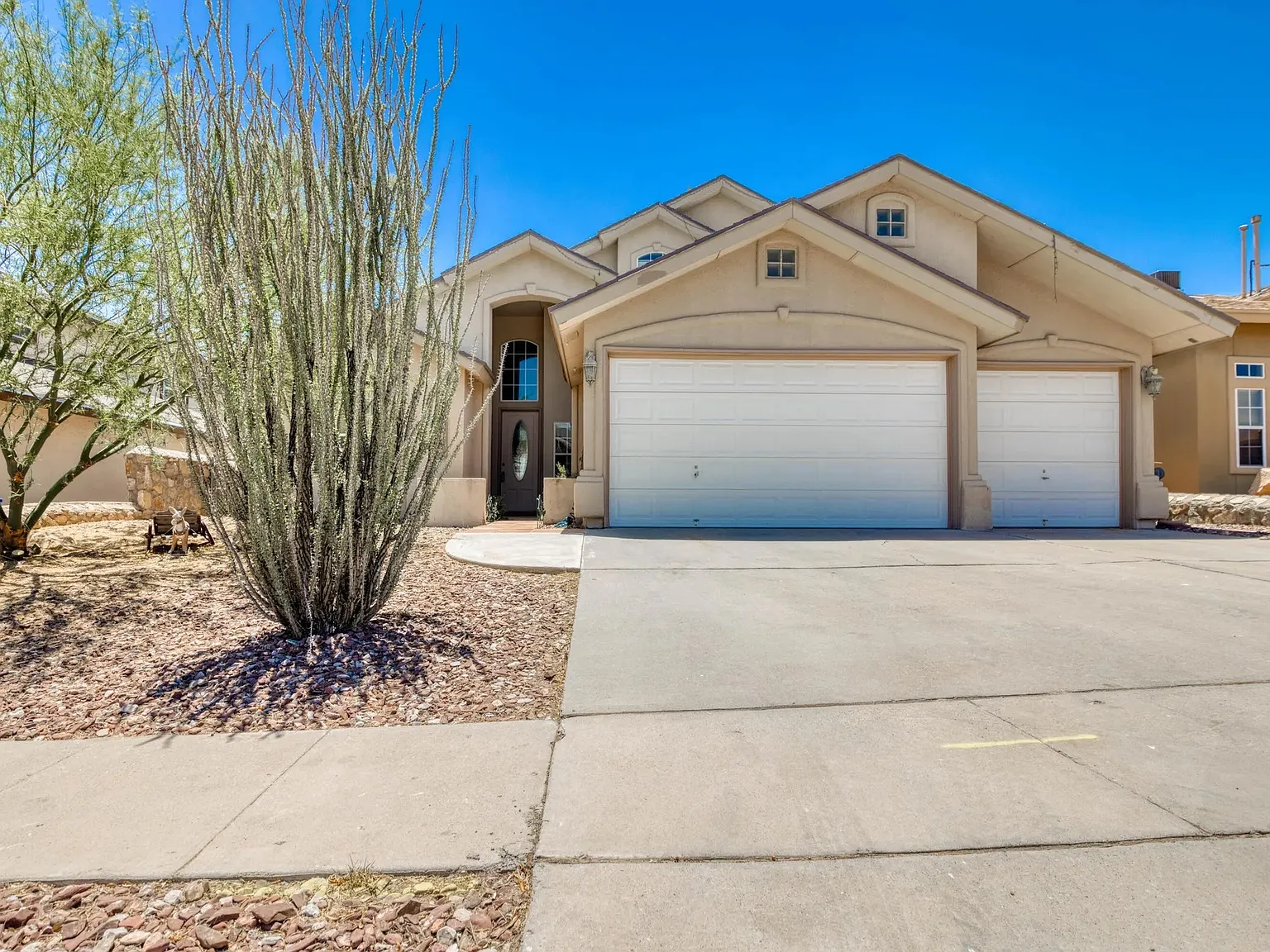 4 bed, 2762 sqft, $2,200 — Photo 2