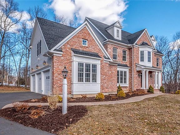 3rd image of 48 Scarborough Dr