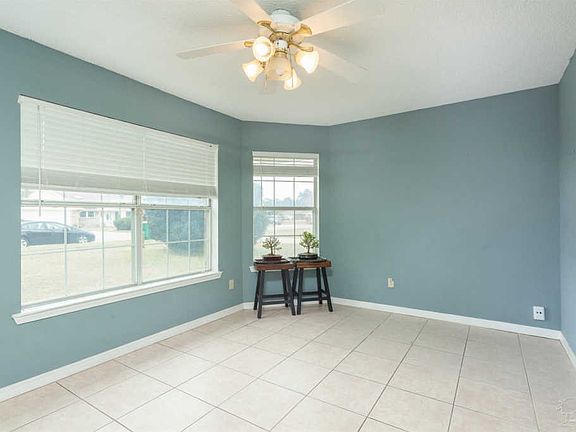 4th image of 2309 Mary Anne Cir