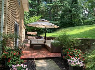 52 Spruce Dr, Granville, OH 43023