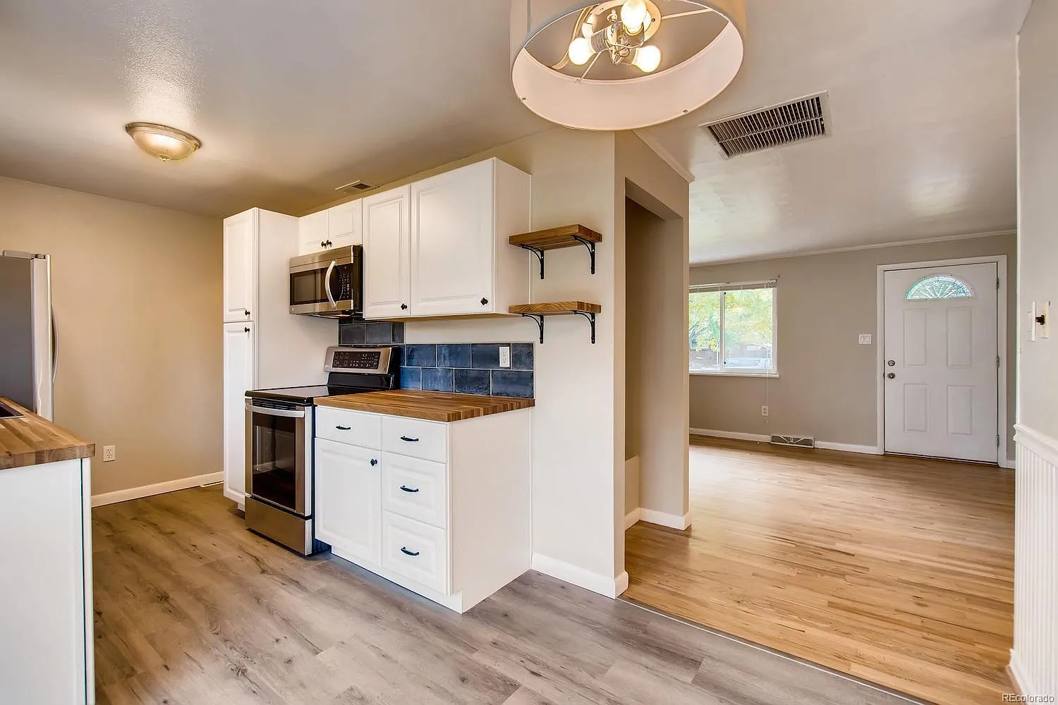 3 bed, 1728 sqft, $2,800 — Photo 3