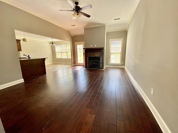 2nd image of 49 Woodshire Cv