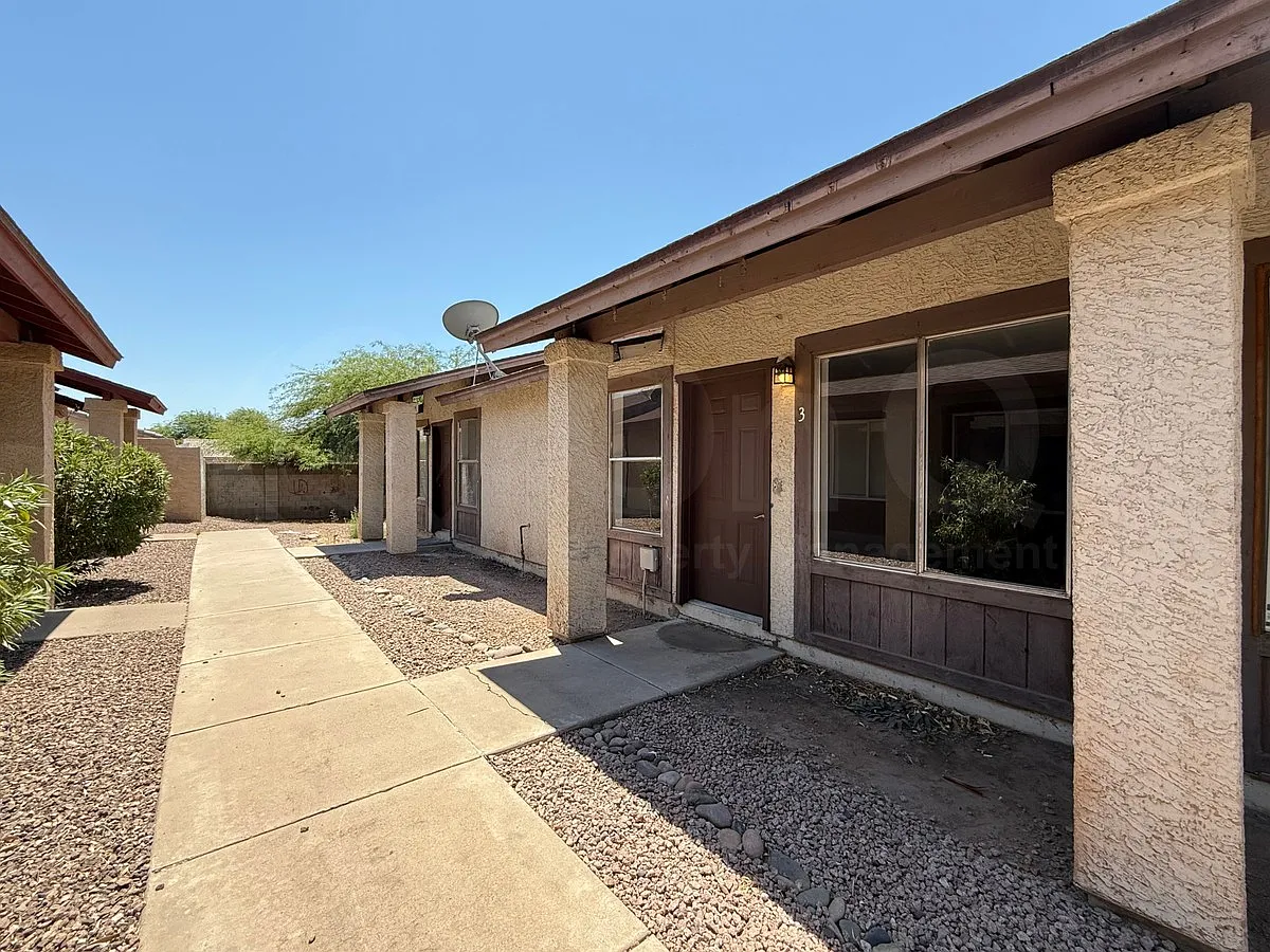 2 bed, 1.0 bath, 735 sqft, $1,150 — Photo 3
