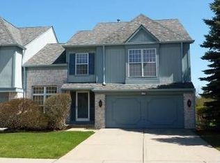 174 W Fox Hill Dr, Buffalo Grove, IL 60089