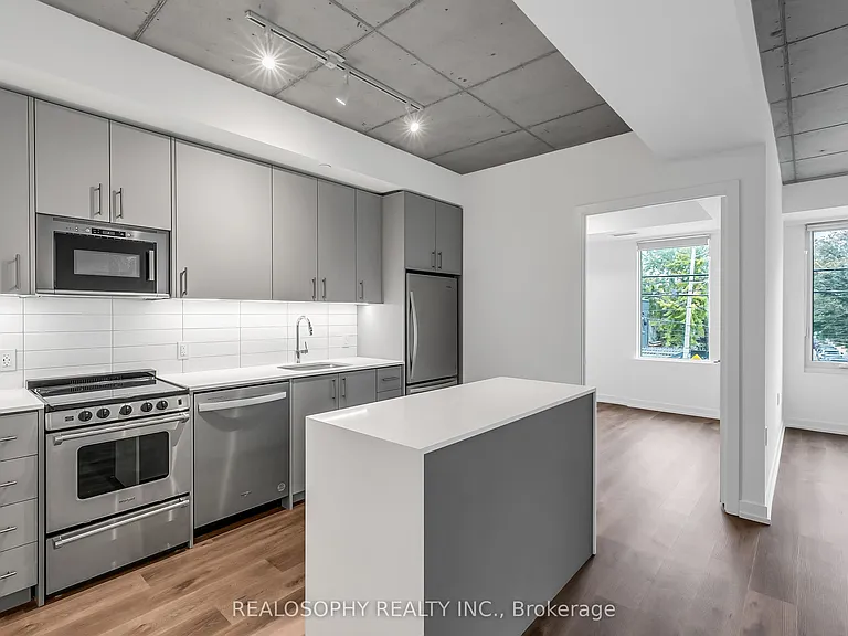 115 Larchmount Ave #404 — Photo 2