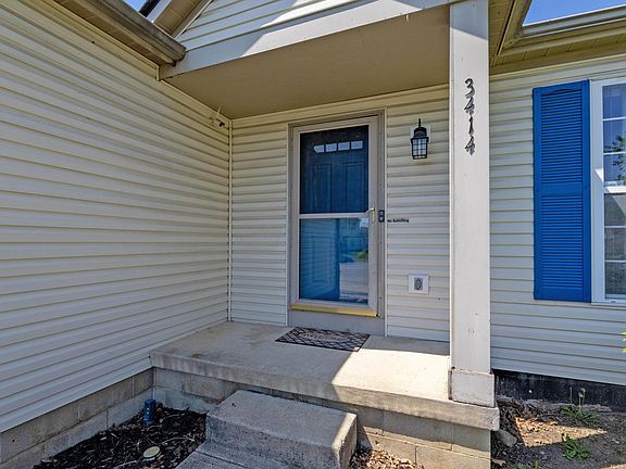 2nd image of 3414 Steiner St