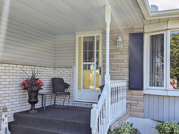 3rd image of 673 Winston Rd