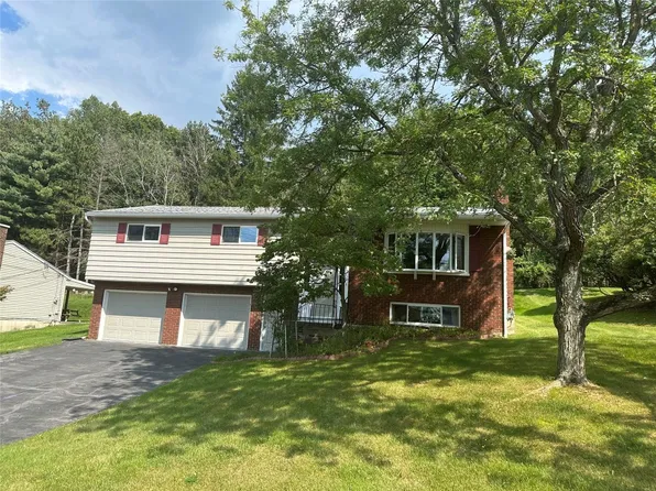 1321 Campus Dr, Vestal, NY 13850