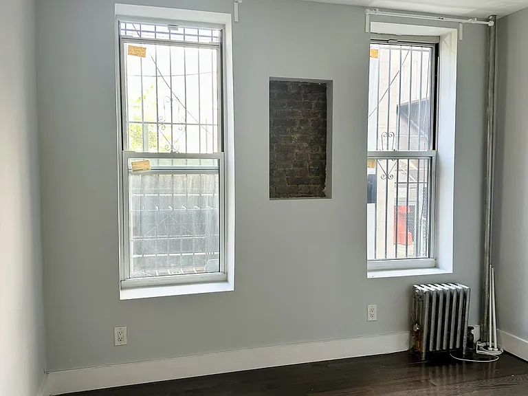 164 Dikeman St #1R — Photo 1