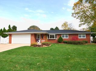 1912 N Claremont Dr, Janesville, WI 53545