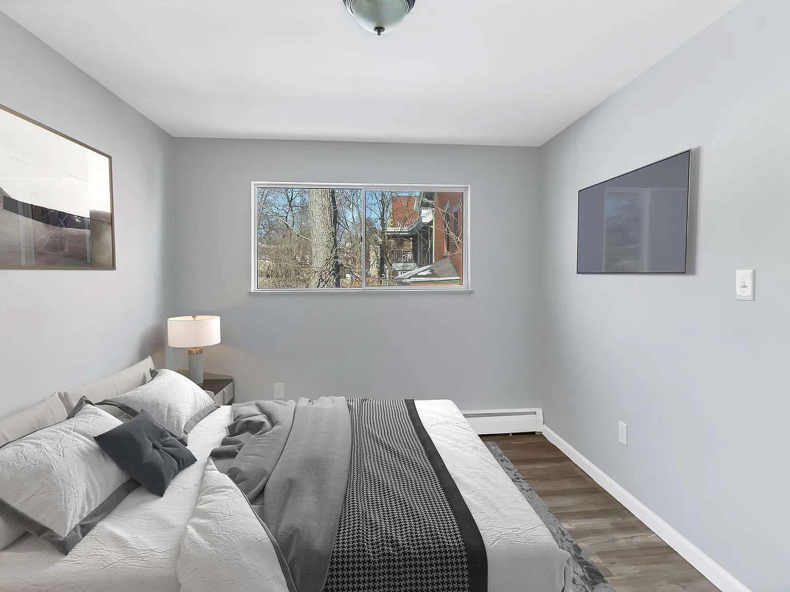 3035 Gilbert Ave — Photo 2