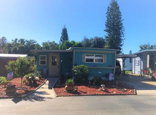 87 Holly Dr, Tavares, FL 32778