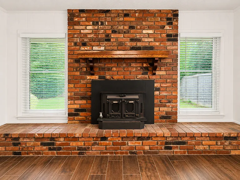 1216 Sunvalley Dr — Photo 4