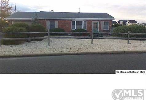 2nd image of 1842 Mizzen Rd