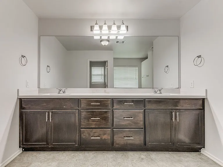 15704 Caney Dr — Photo 18