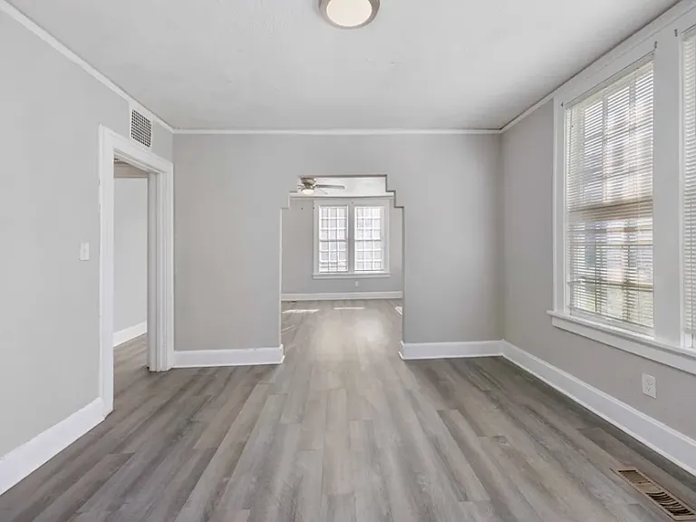 1103 Bryan Ave — Photo 6