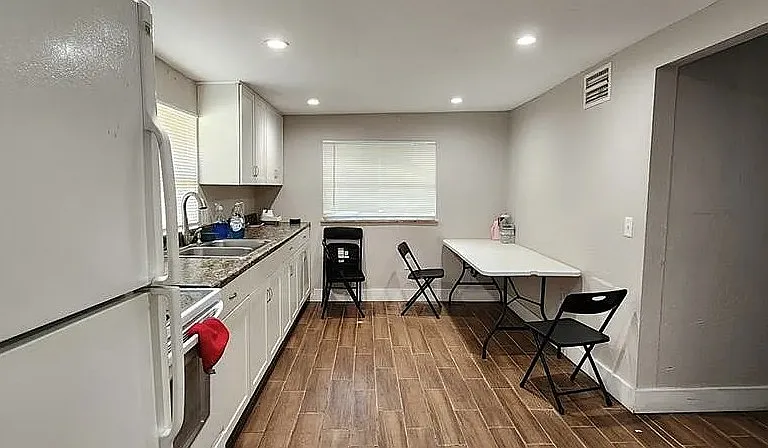1423 Lura Ave — Photo 2