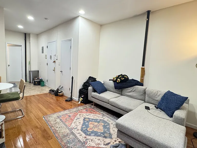 342 E 9th St #4B — Photo 1