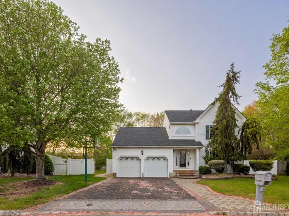 26 Jaime Ct, Old Bridge, NJ 08857