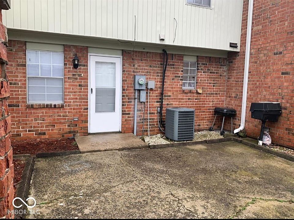 1st image of 6340 Commons Dr