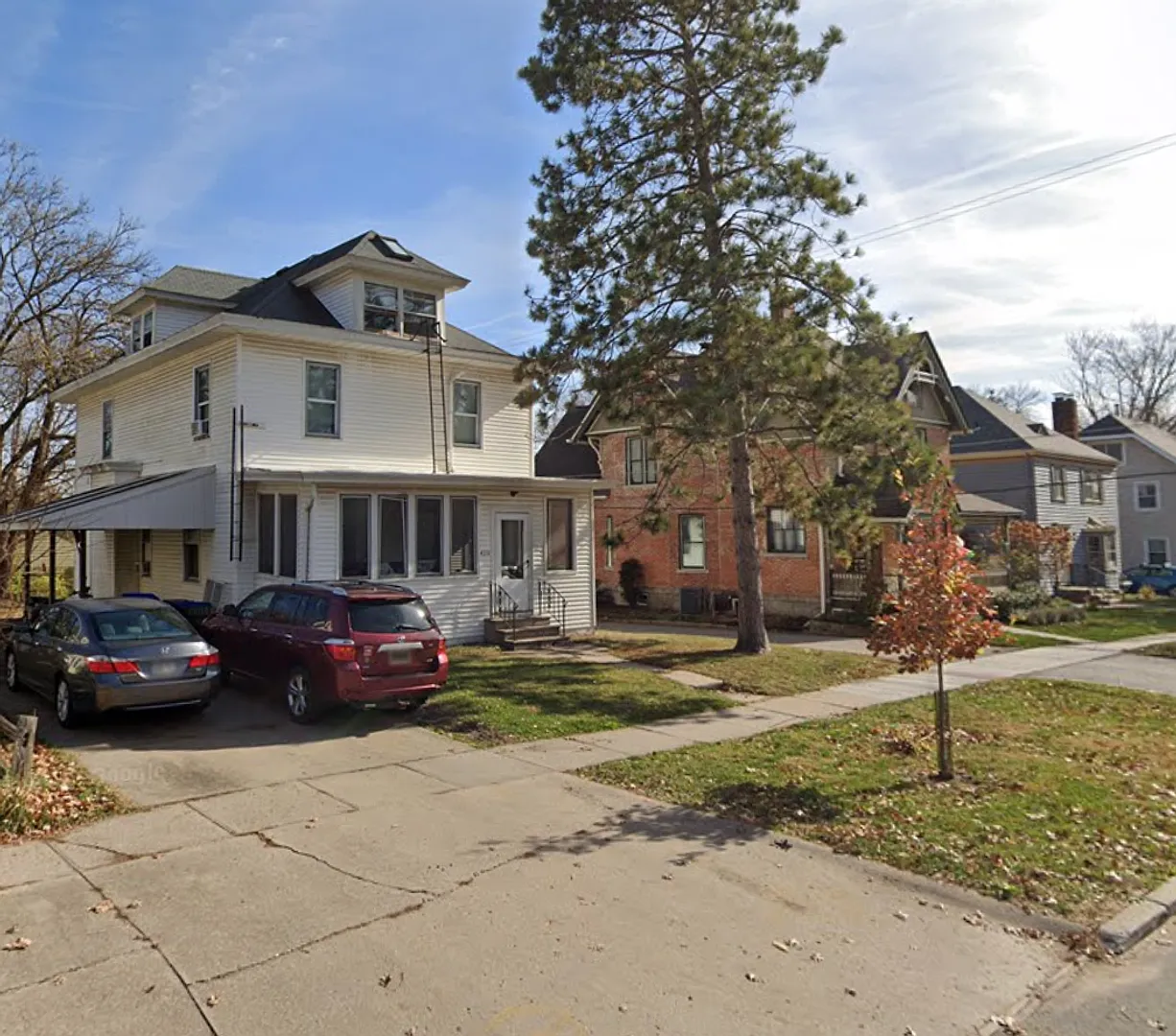 Available August 1st, 8 bedroom, 2 bathroom, Off Street Parking Included! — Photo 1