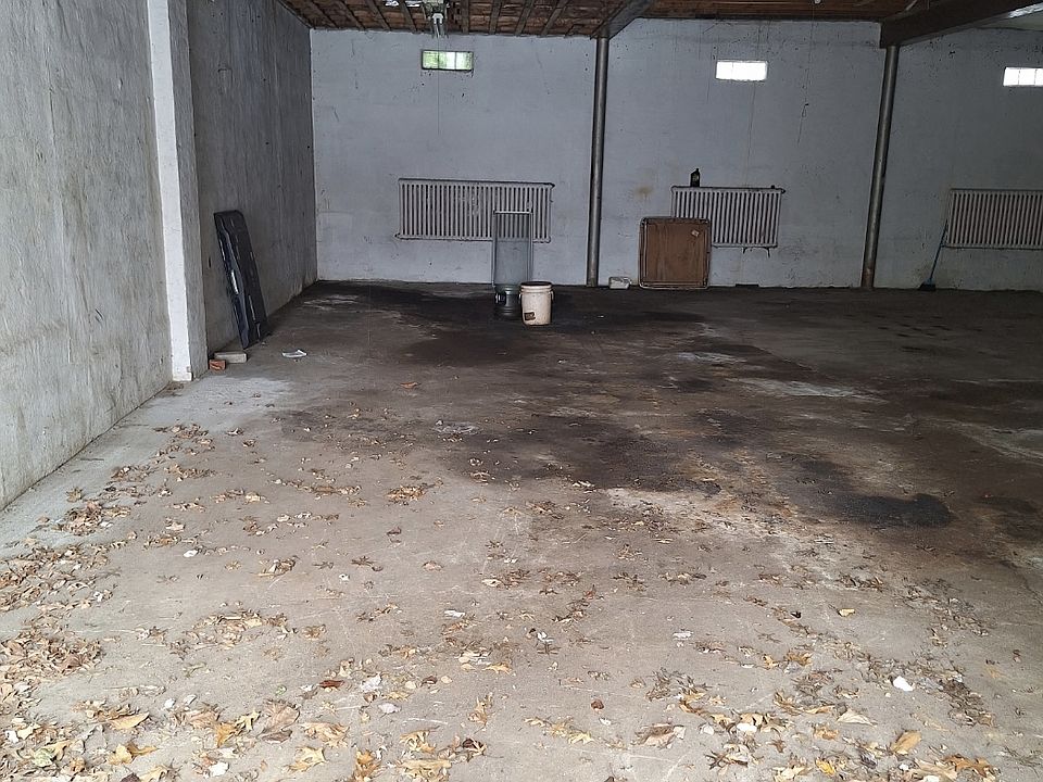 2nd image of 1130 E 9th St