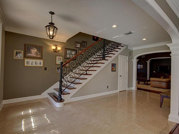 3rd image of 201 Timberwood Cir