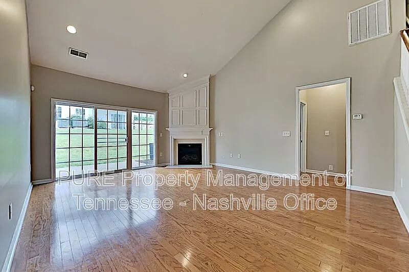 3 bed, 2.5 bath, 2156 sqft, $2,499 — Photo 3
