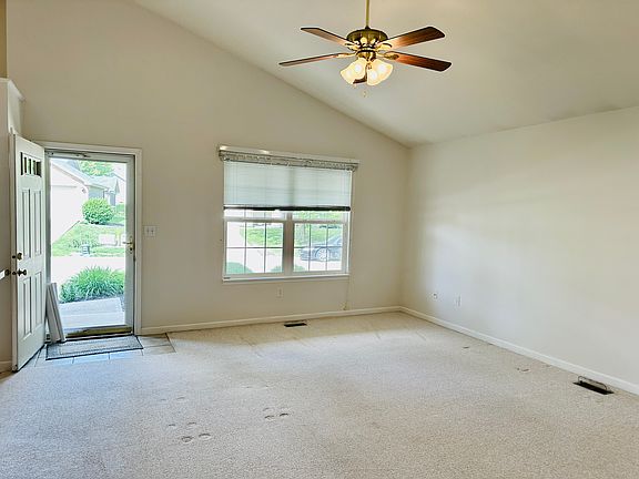 3rd image of 200 Winding Brook Dr