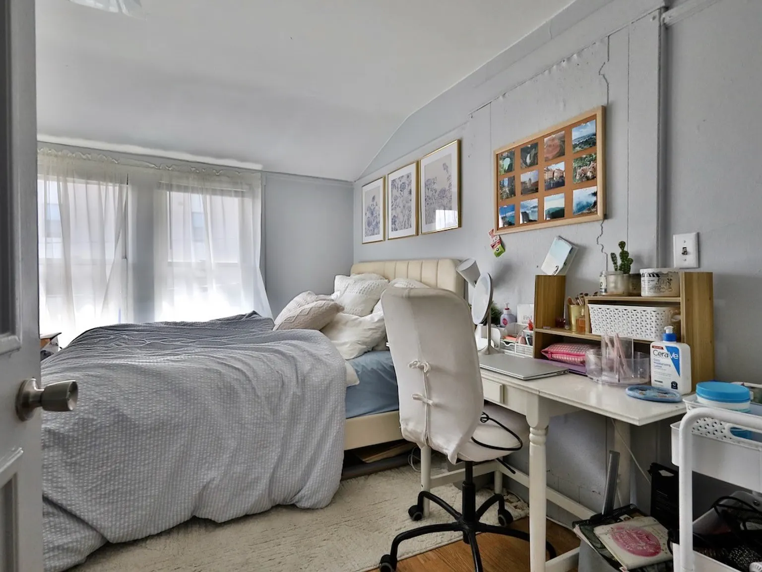 3 bed, 912 sqft, $2,925 — Photo 3