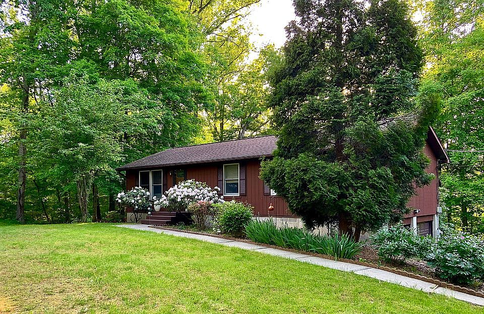 2nd image of 106 Vail Rd