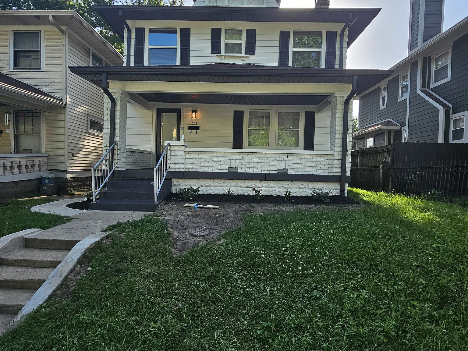 3 bed, 1.5 bath, 2260 sqft, $2,050 — Photo 4