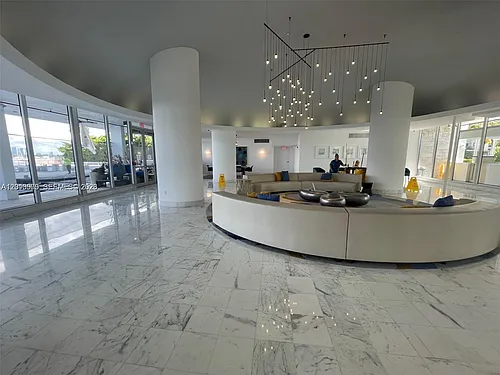 1000 West Ave Photo 1