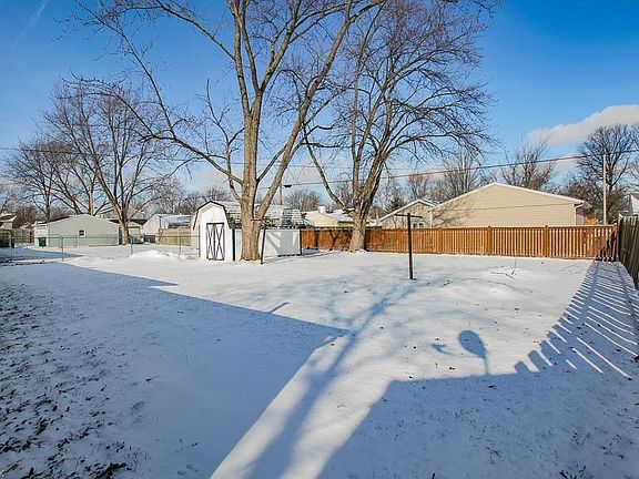 3rd image of 149 Larkmont Dr