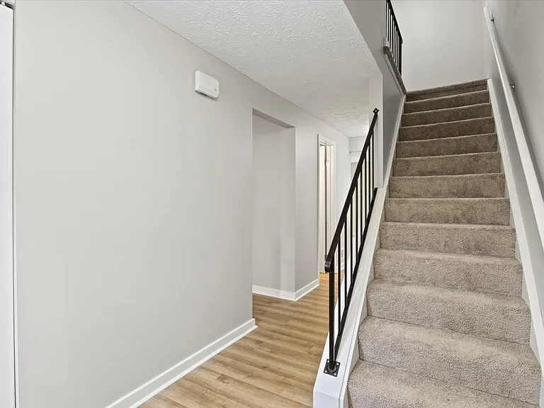 363 Lenora Ln — Photo 11