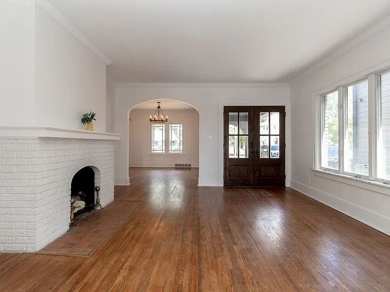 1210 River Rd — Photo 7