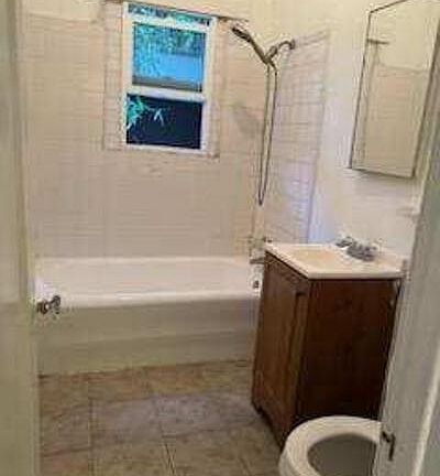 4th image of 225 E Garfield Ave APT 203