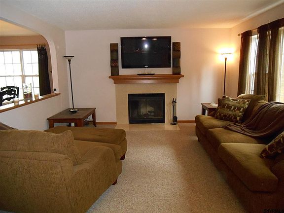 2nd image of 7 Chapman Ct