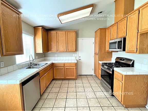 5th image of 1006 Breakers Ct