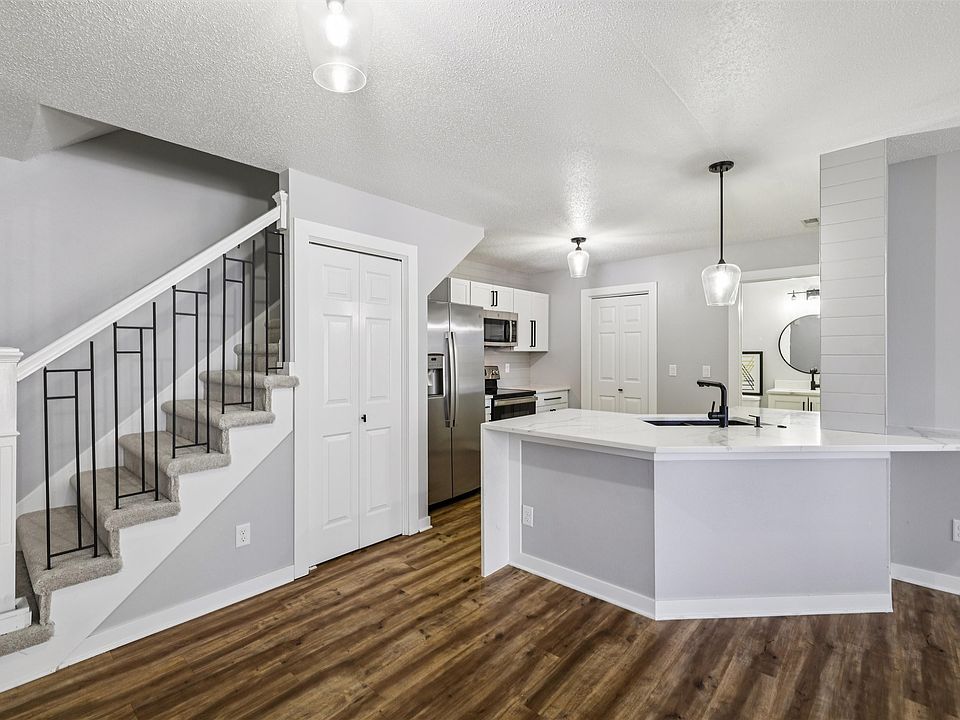 1st image of 811 Burr Oaks Dr Unit 407