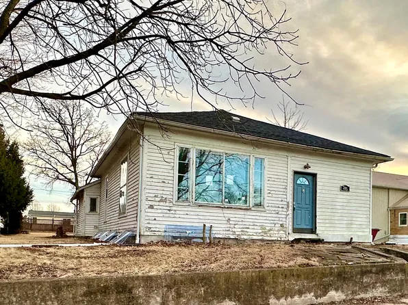 205 E 2nd St, West Lebanon, IN 47991