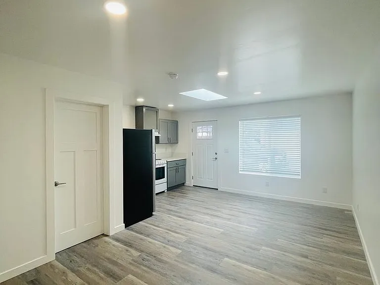 2938-2948 Lexington Dr — Photo 7