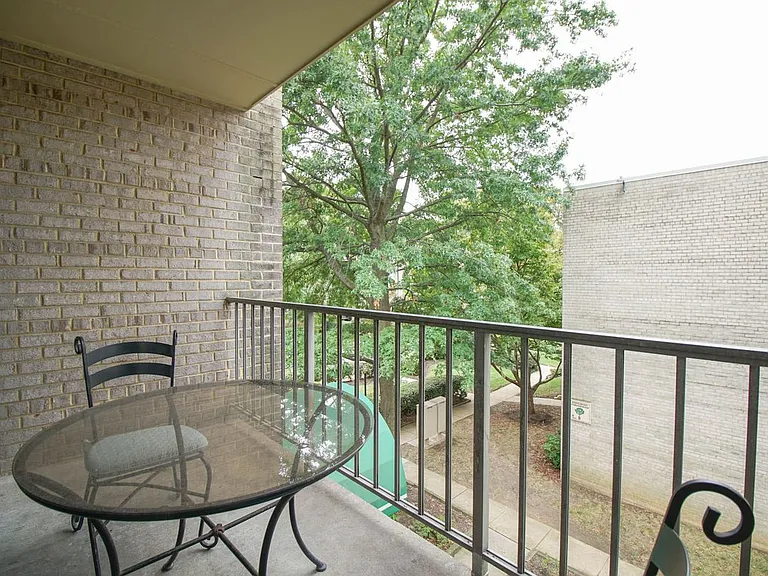 6 Canterbury Sq #301B — Photo 25