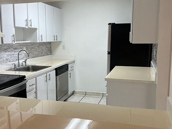 4th image of 20680 NE 4th Ct APT 206