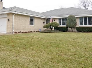 705 Kingsbury Ct, Arlington Heights, IL 60004