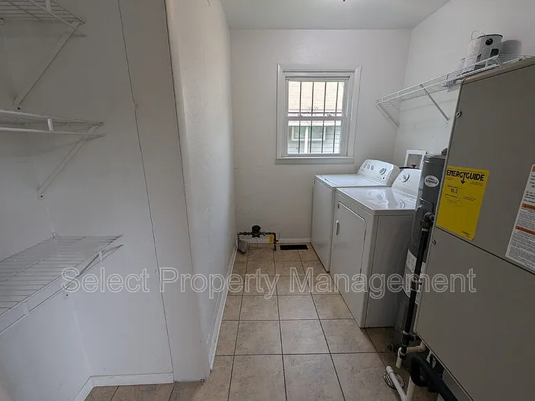 122 W Creighton Ave — Photo 13