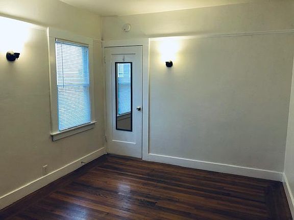 4th image of 719 26th St #1