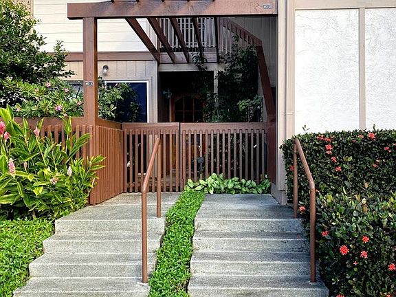 2nd image of 98-621 Kilinoe St APT 4G2